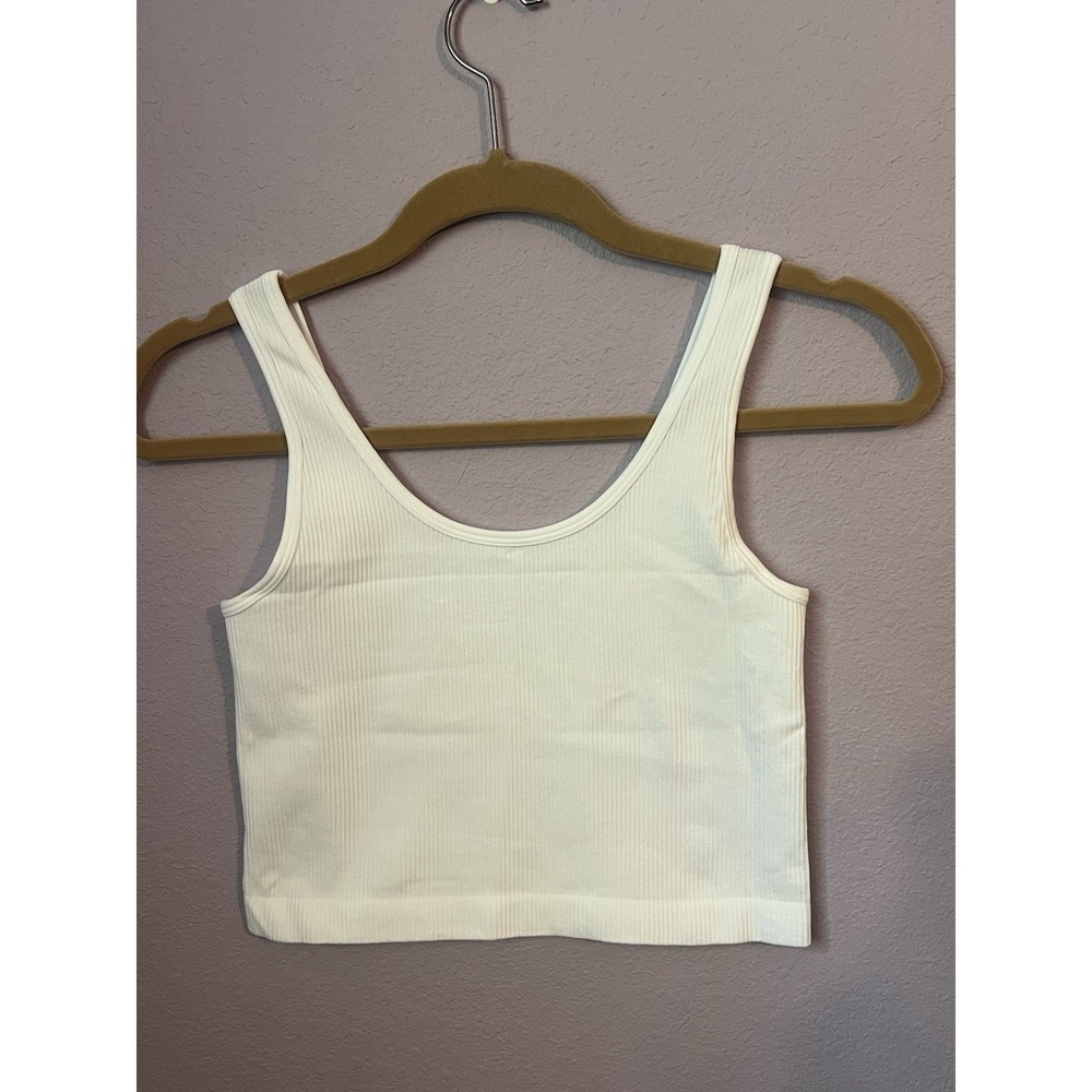 OQQ White Yoga Crop Tank Size Medium